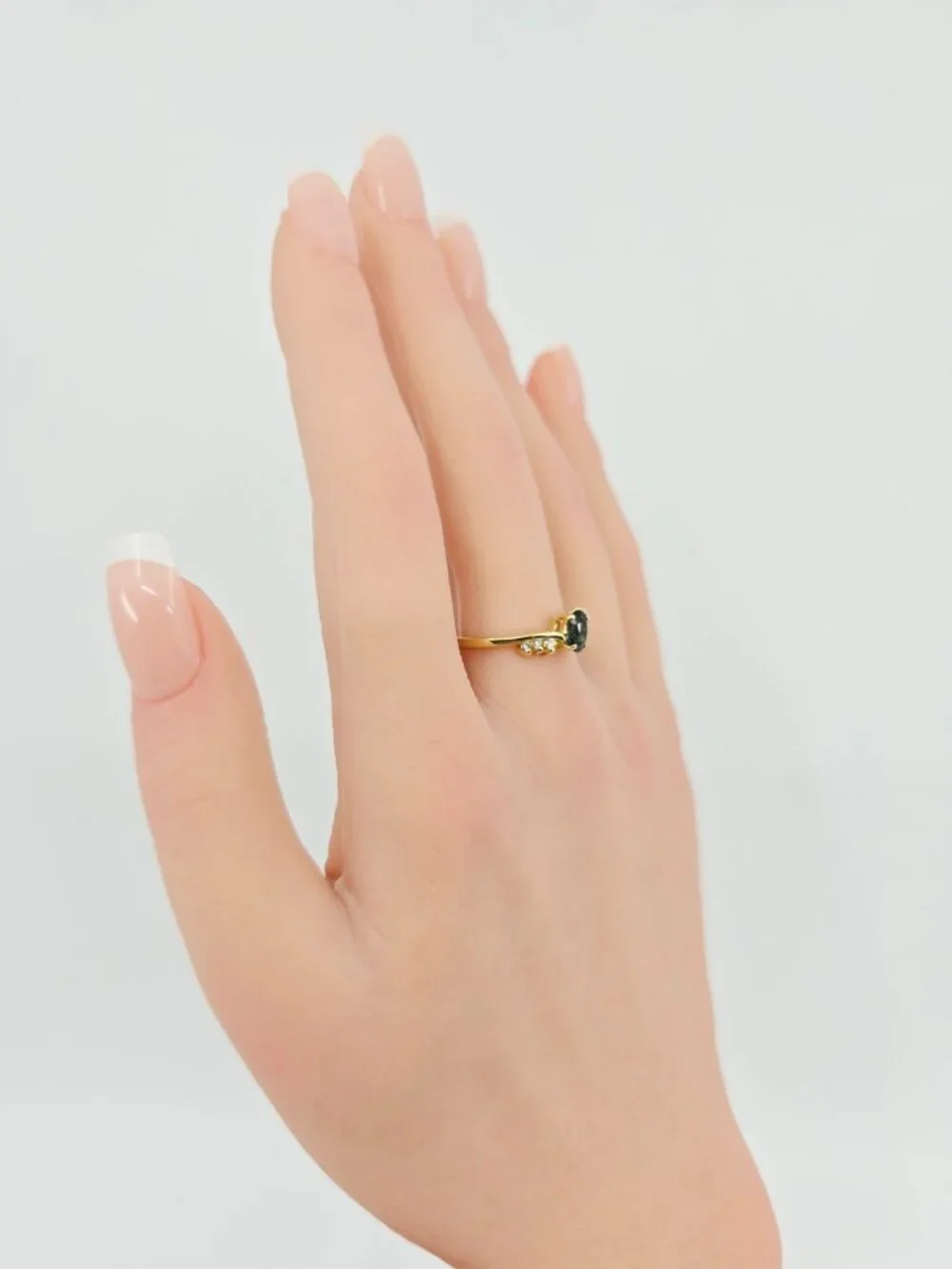 Beautiful 14K Solid Yellow Gold Designer Oval Sapphire & Diamond Ring - Size 9.5